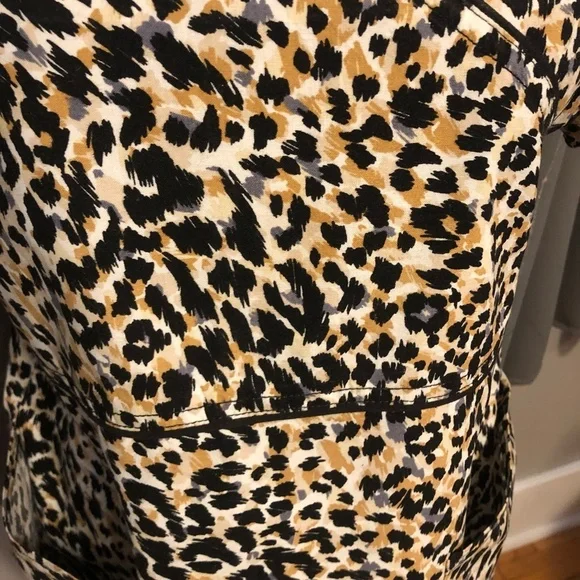 Scrub Star leopard top - Picture 6 of 7